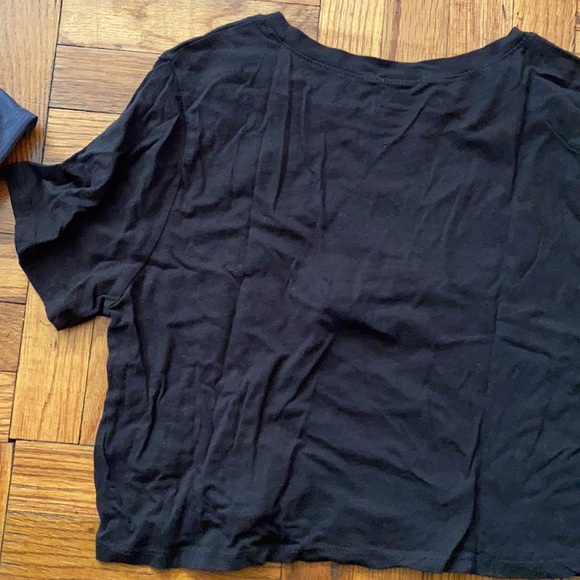 bozzolo black cropped with holes in front as design size: M - Picture 6 of 7